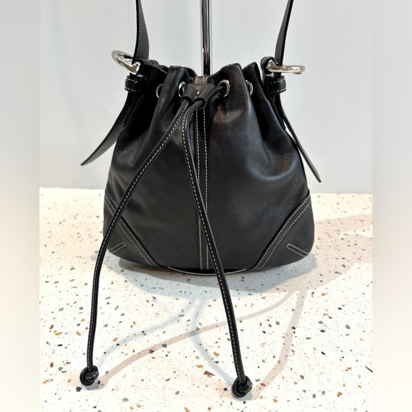 Coach Metro Small Leather Bucket Shoulder or Crossbody Handbag - Picture 4 of 14